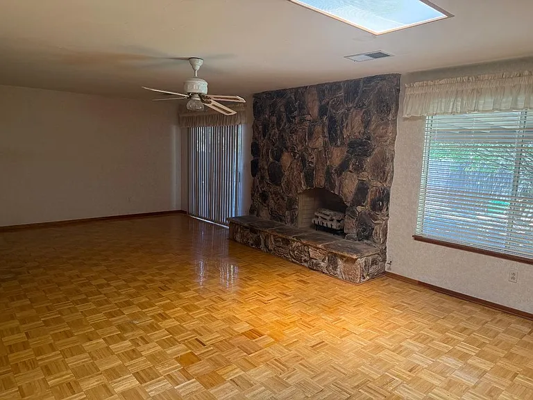 1731 Miramonte Ct — Photo 3