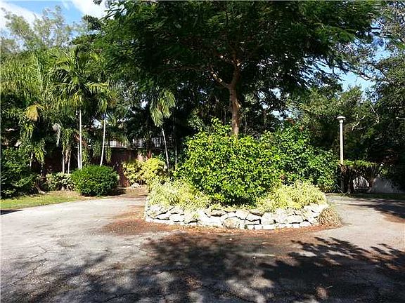 2nd image of 4320 Surrey Dr