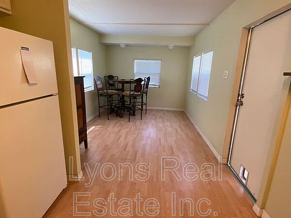 4th image of 5687 Meadowlark Ln