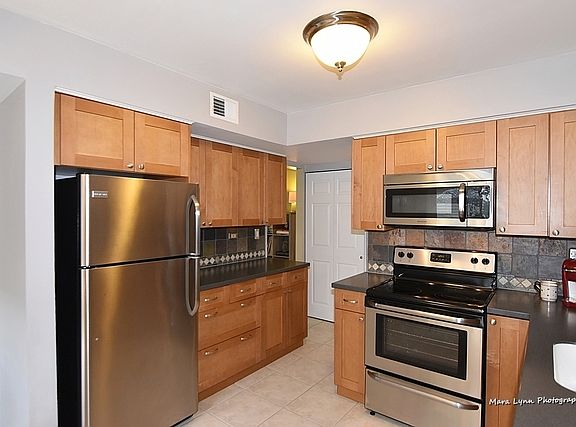 2nd image of 2233 Flower Ct #2233