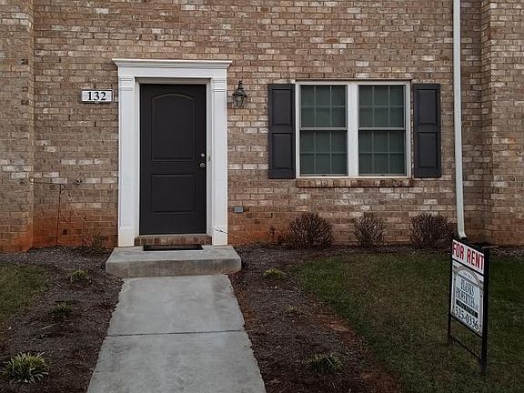 2nd image of 132 Colonnade St