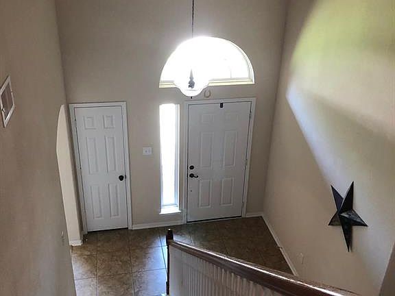 4th image of 5906 Rosemary Cir