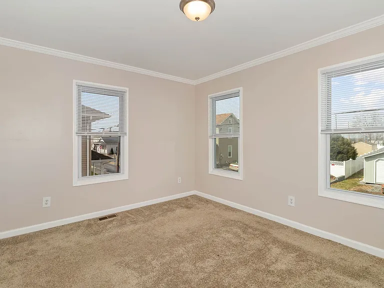 668 Main St — Photo 14