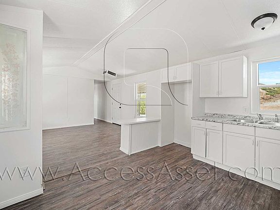 2nd image of 39975 San Ignacio Rd #B
