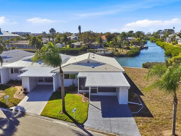 621 Fair Winds Dr #621, Nokomis, FL 34275