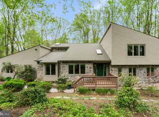 1806 Abbey Glen Ct, Vienna, VA 22182