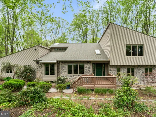 1806 Abbey Glen Ct, Vienna, VA 22182