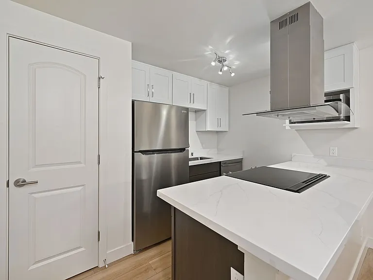 732 N 95th St — Photo 24