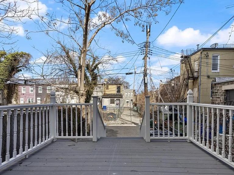 2108 W Baltimore St — Photo 20