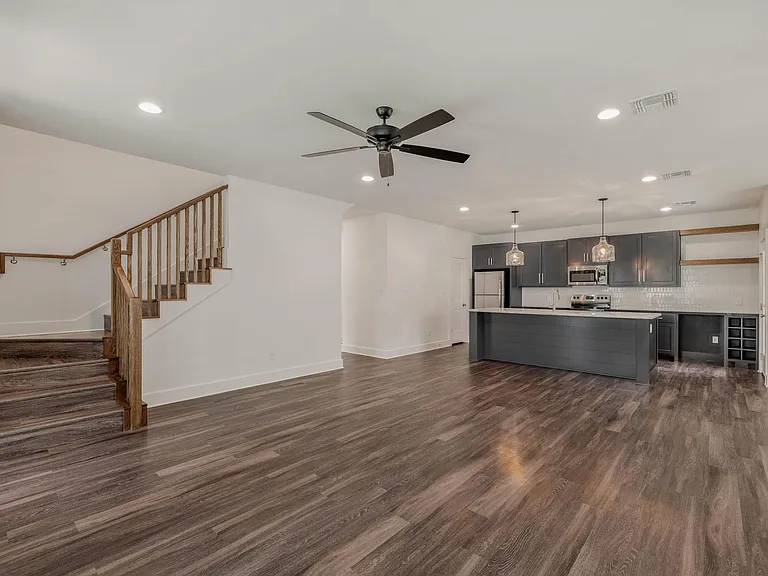 508 Gilchrist Ave — Photo 5