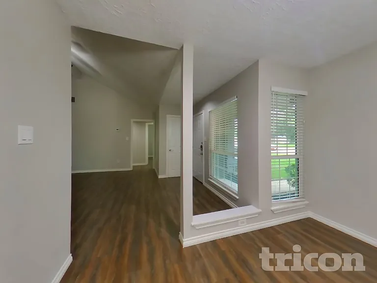 15614 Fox Springs Dr — Photo 4