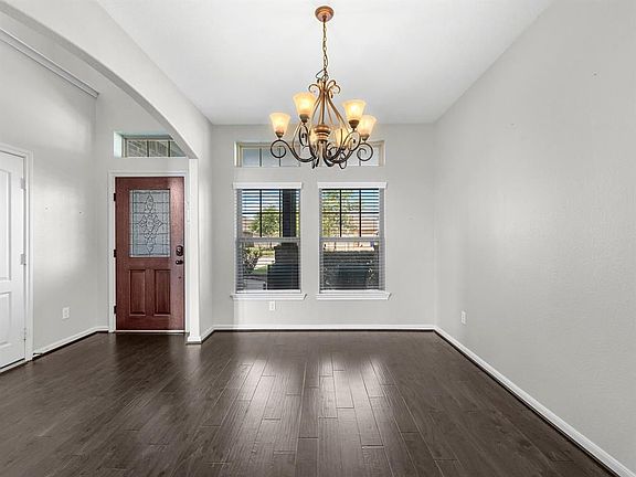5th image of 235 Harbor Bend Ln