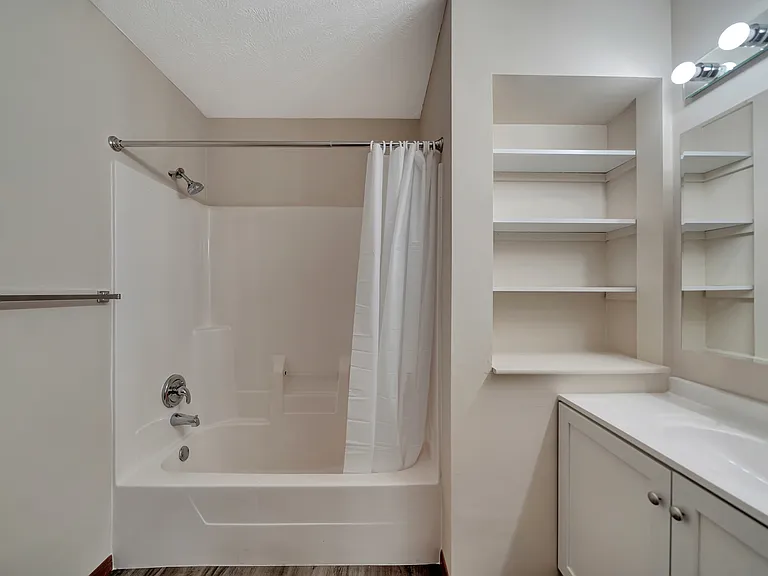 621 N 28th St #2 — Photo 11