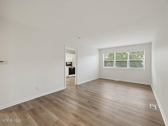 5th image of 1022 Liberty St