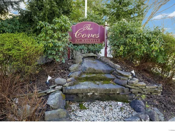 31 Morley Circle #31, Melville, NY 11747