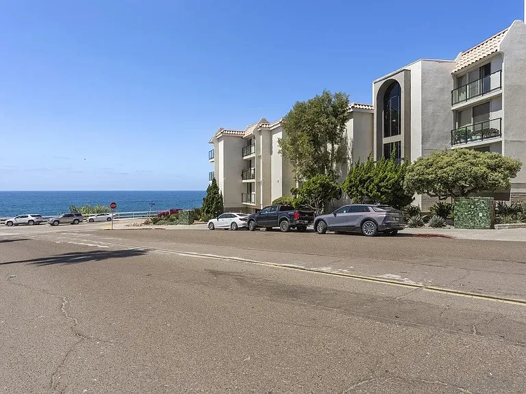 909 Coast Blvd #6 — Photo 24