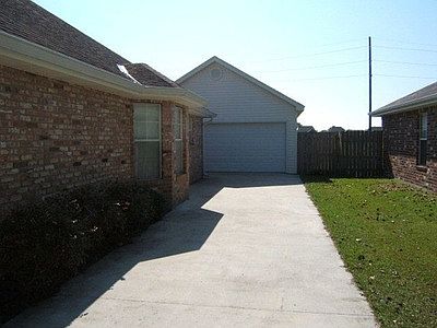 3rd image of 224 Angelle Dr