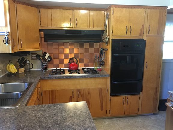 5th image of 20336 Carlyle Dr