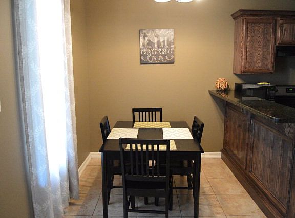 4th image of 107 E Pike St #3