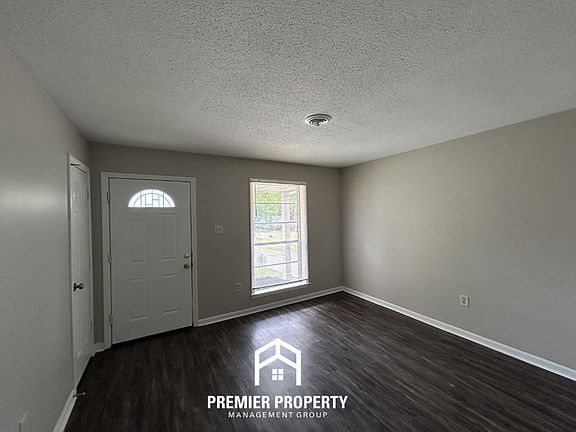 2nd image of 970 Millcreek Pl