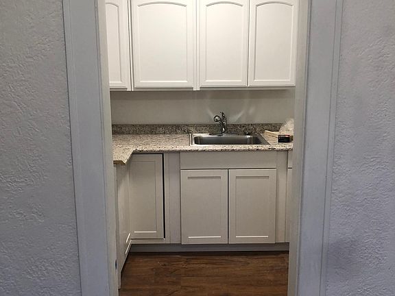 2nd image of 817 S Park St #2kcndpzq1