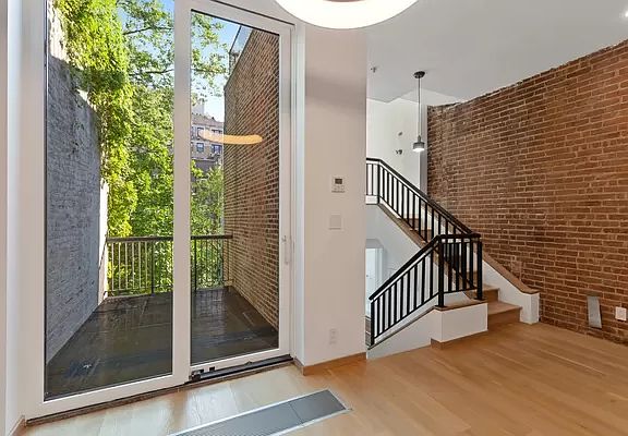 4th image of 156 W 88th St #1