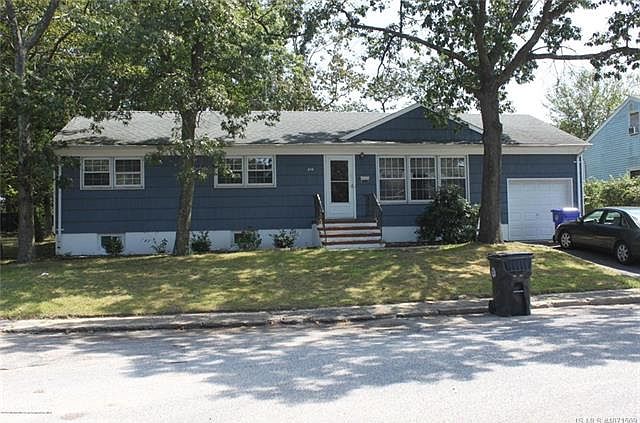 1st image of 215 Chard Pl