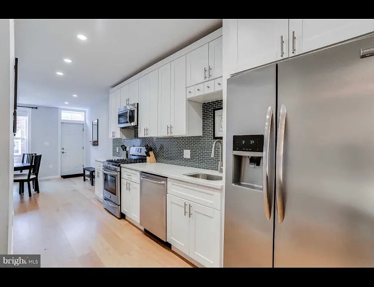 517 S Glover St — Photo 2