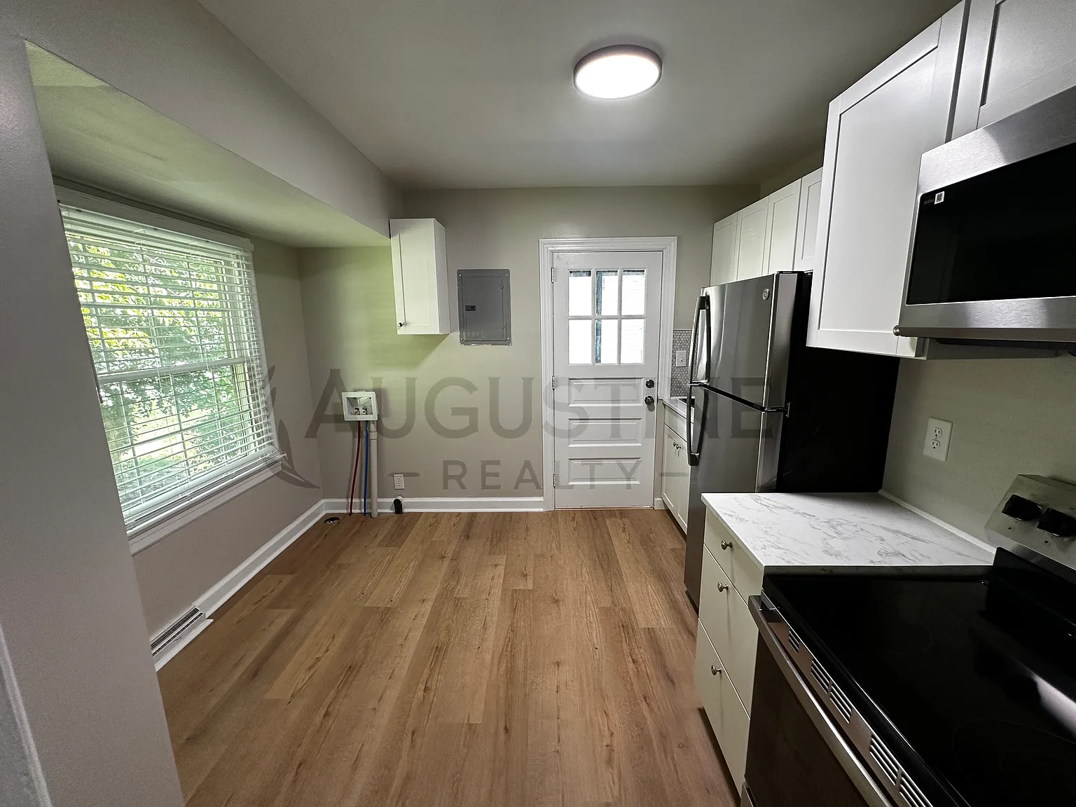 2723 Robin Hood Drive - 1 — Photo 4