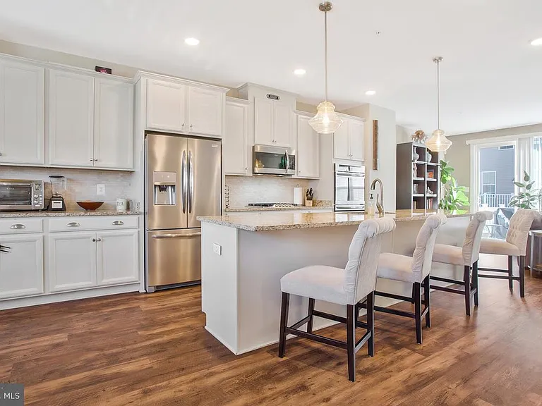 130 Capital Ct — Photo 8