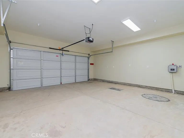 642 W Grand Ave — Photo 23