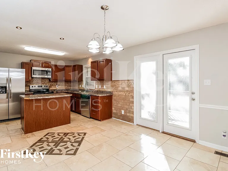 4923 Shady Pine Dr — Photo 3