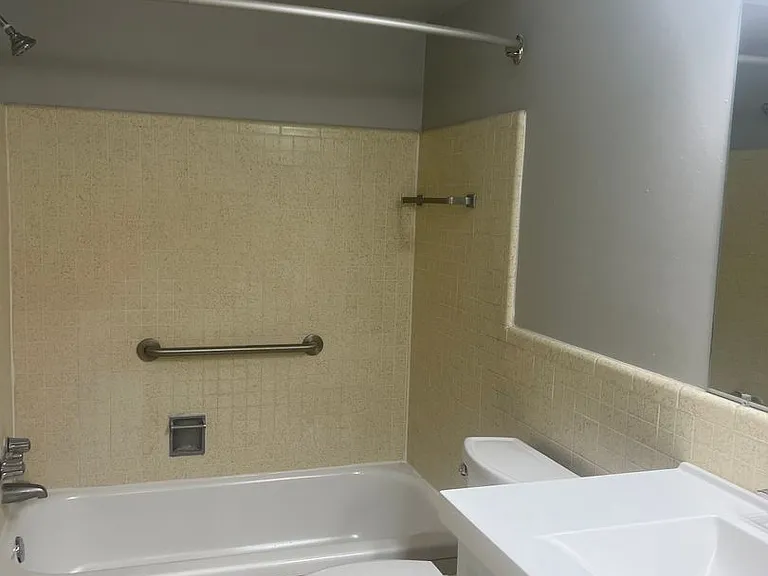 550 Rosewood St — Photo 7