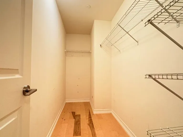 39 Annie Craig Dr #322 — Photo 13