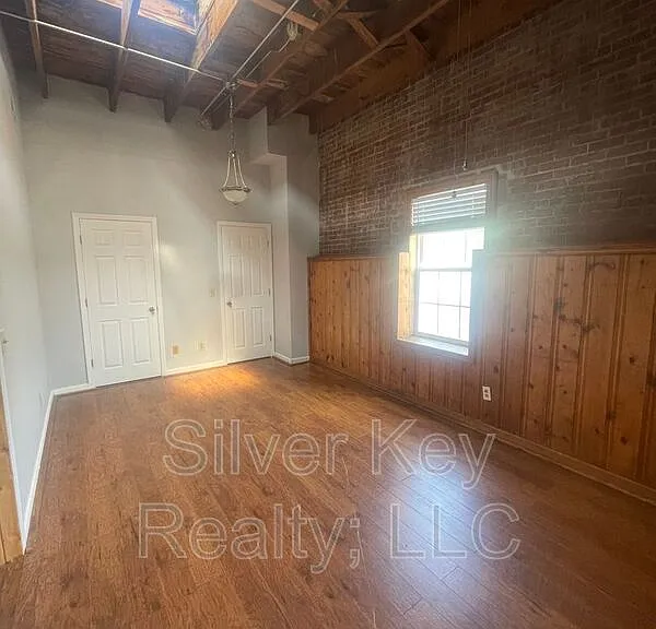217 E Washington Ave #A — Photo 9