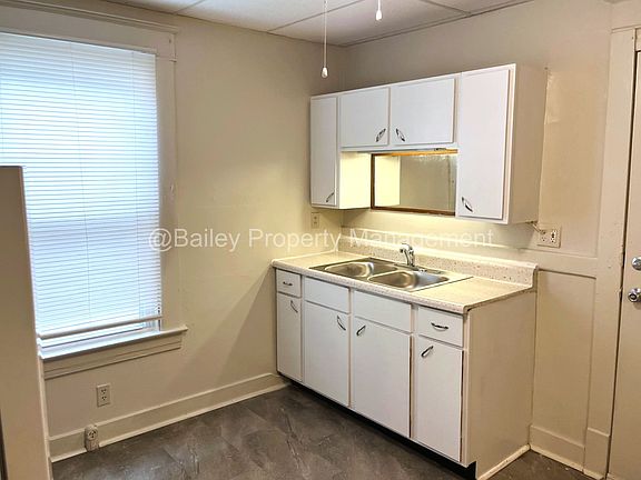5th image of 1634 S Preston St Unit 1