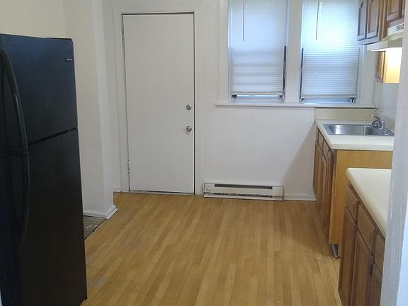 3rd image of 2111 Bellevue Ave #2