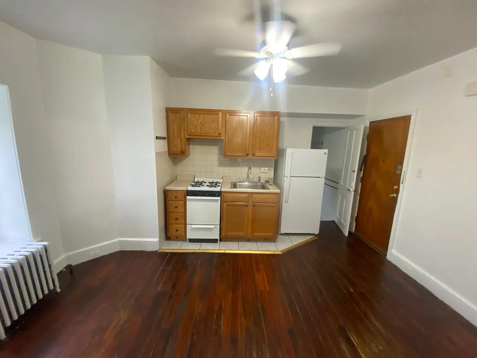 Studio, 3420 sqft, $950 — Photo 2