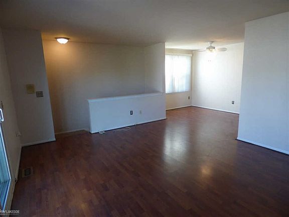 4th image of 44525 N Bunker Hill Dr #92
