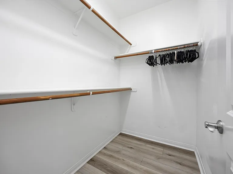11009 Strathaven St — Photo 38