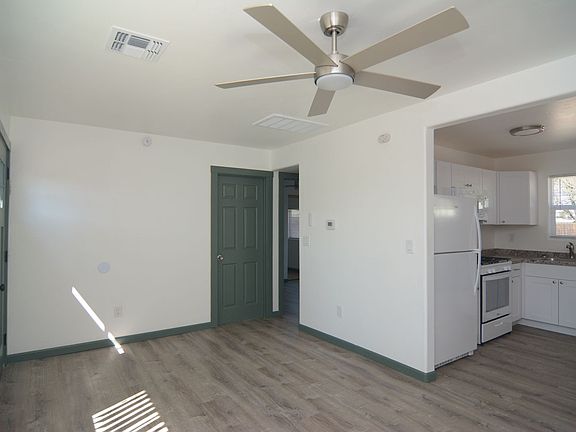 4th image of 2556 E Silver St