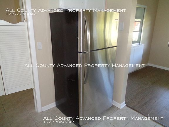 2nd image of 1419 Gladys Cir
