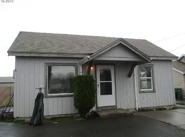 2nd image of 1925 Maple St