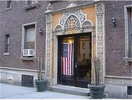 Rented by Douglas Elliman | media 21