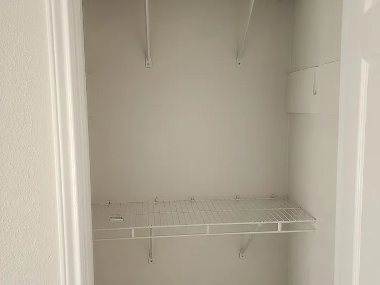 1009 Salem Dr — Photo 8
