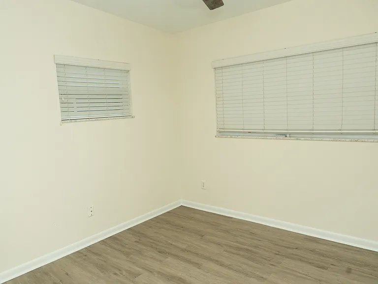 4315 Blonigen Ave — Photo 22