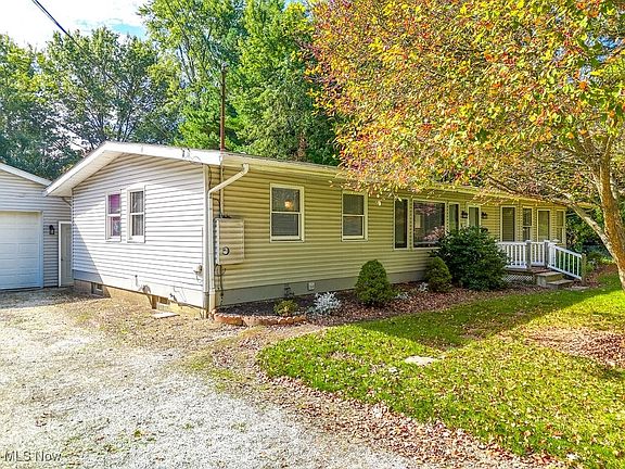2nd image of 974 Janet Dr