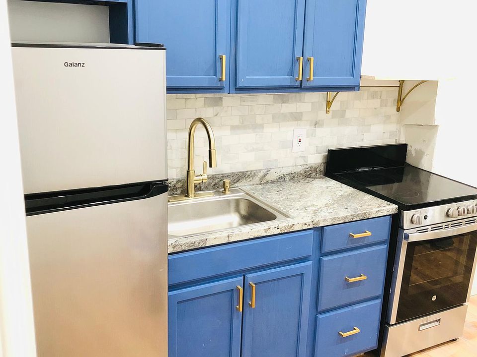 1st image of 2071 E Somerset St #1