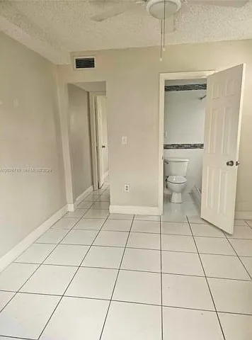 3431 SW 4th St #1 — Photo 8