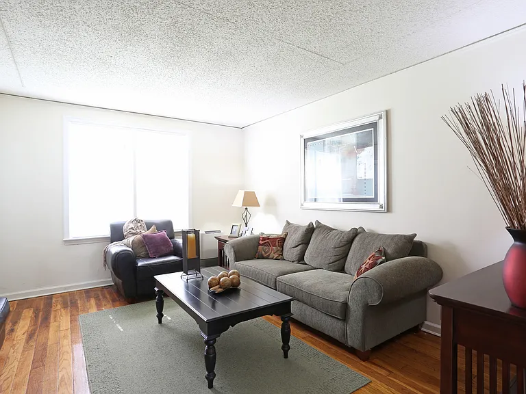 1 Oaks Ln #1 — Photo 18